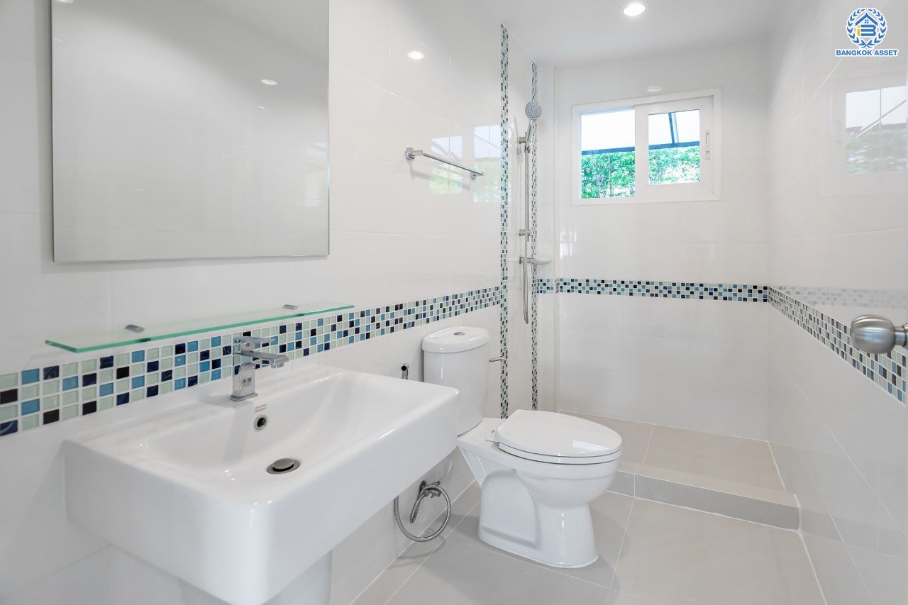 บ้านมือสองตกแต่งใหม่ คุณภาพแบรนด์ Q.House ม.คาซ่าวิลล์ ราชพฤกษ์-แจ้งวัฒนะ เนื้อที่ 50.6 ตร.ว. ฟังก์ชัน 3 ห้องนอน 2 ห้องน้ำ จอดรถได้ 2 คัน ทำเลศักยภาพ ติดถนนราชพฤกษ์ ใกล้ทางด่วนแจ้งวัฒนะ และเซ็นทรัลแจ้งวัฒนะ